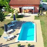 فيلة Chiara With Private Pool And Garden *