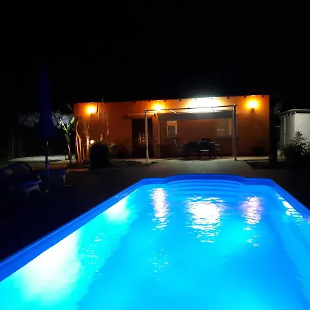 Chiara With Private Pool And Garden Vila *