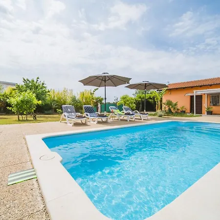 Chiara With Private Pool And Garden Vila