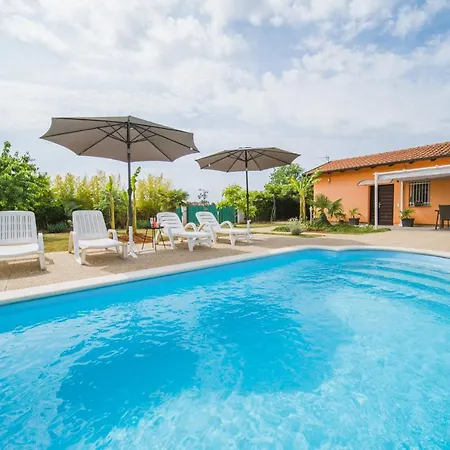 Chiara With Private Pool And Garden *