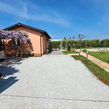 Βίλα Chiara With Private Pool And Garden *