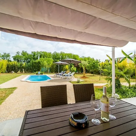 Chiara With Private Pool And Garden Vila Porec