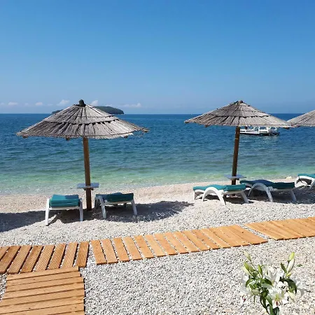 Chiara With Private Pool And Garden Vila *