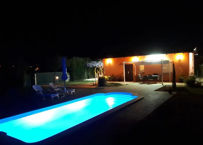 Chiara With Private Pool And Garden Βίλα
