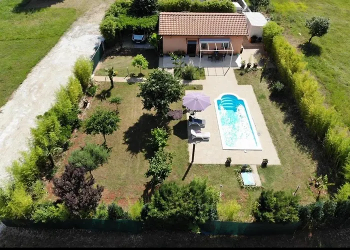 Chiara With Private Pool And Garden Βίλα *