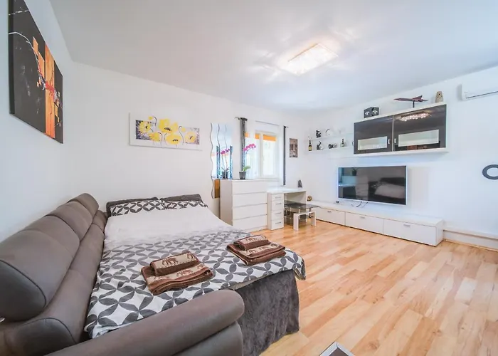 Chiara With Private Pool And Garden Villa Poreč