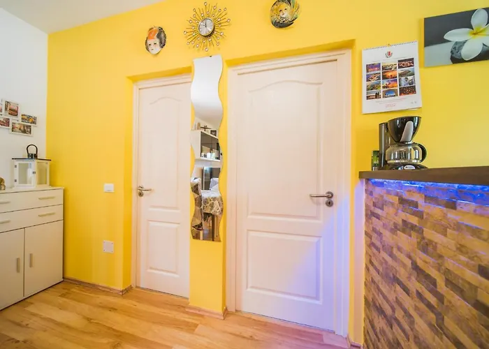 Chiara With Private Pool And Garden Вілла *