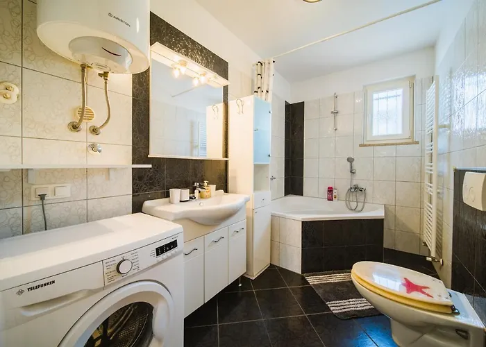 Chiara With Private Pool And Garden * Πόρετς