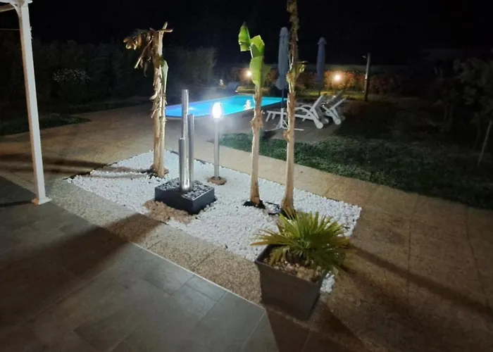 Chiara With Private Pool And Garden * Пореч